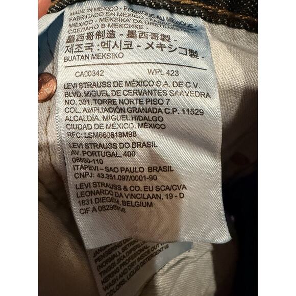 Levis Jeans 501 Mens 34x30 Blue Button Fly Dark Wash Denim Straight Original Fit - Picture 6 of 9